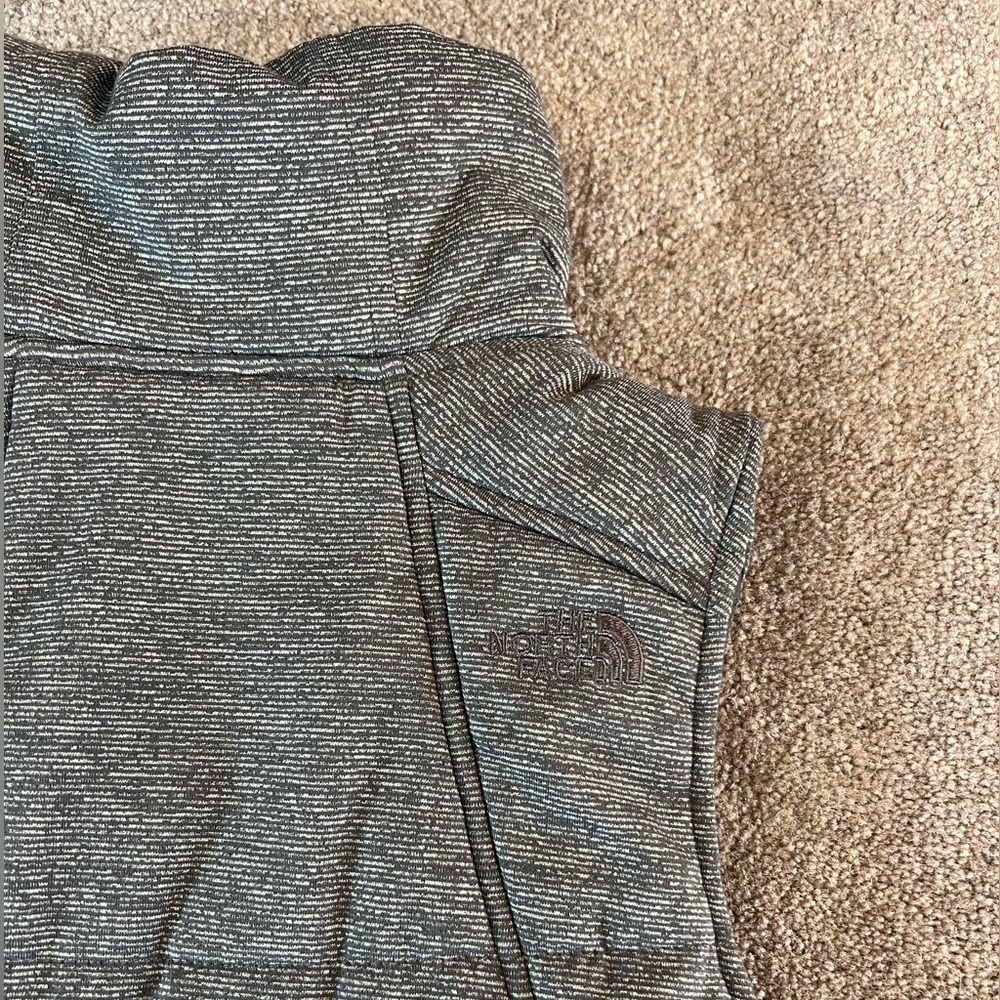 The North Face Women’s Pseudio Vest - Picture 9 of 11